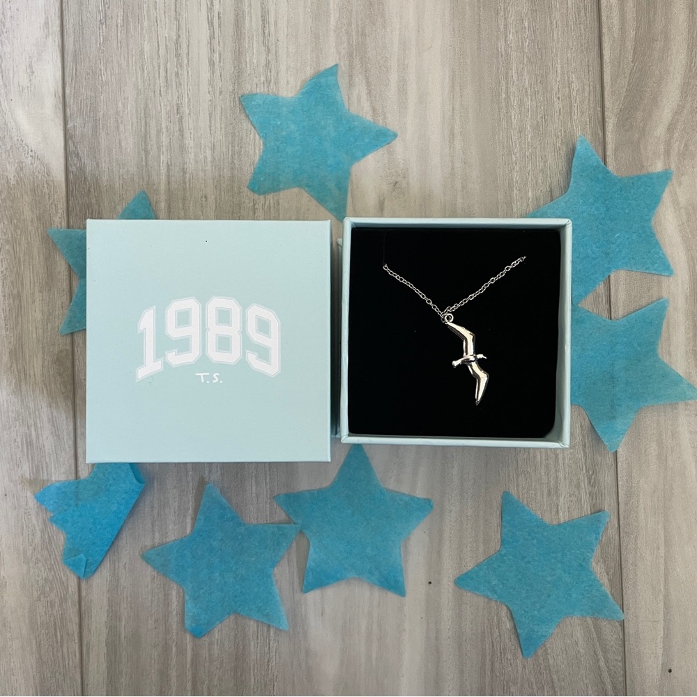 1989 Taylor Swift Seagull Necklace NEW IN BOX Authentic